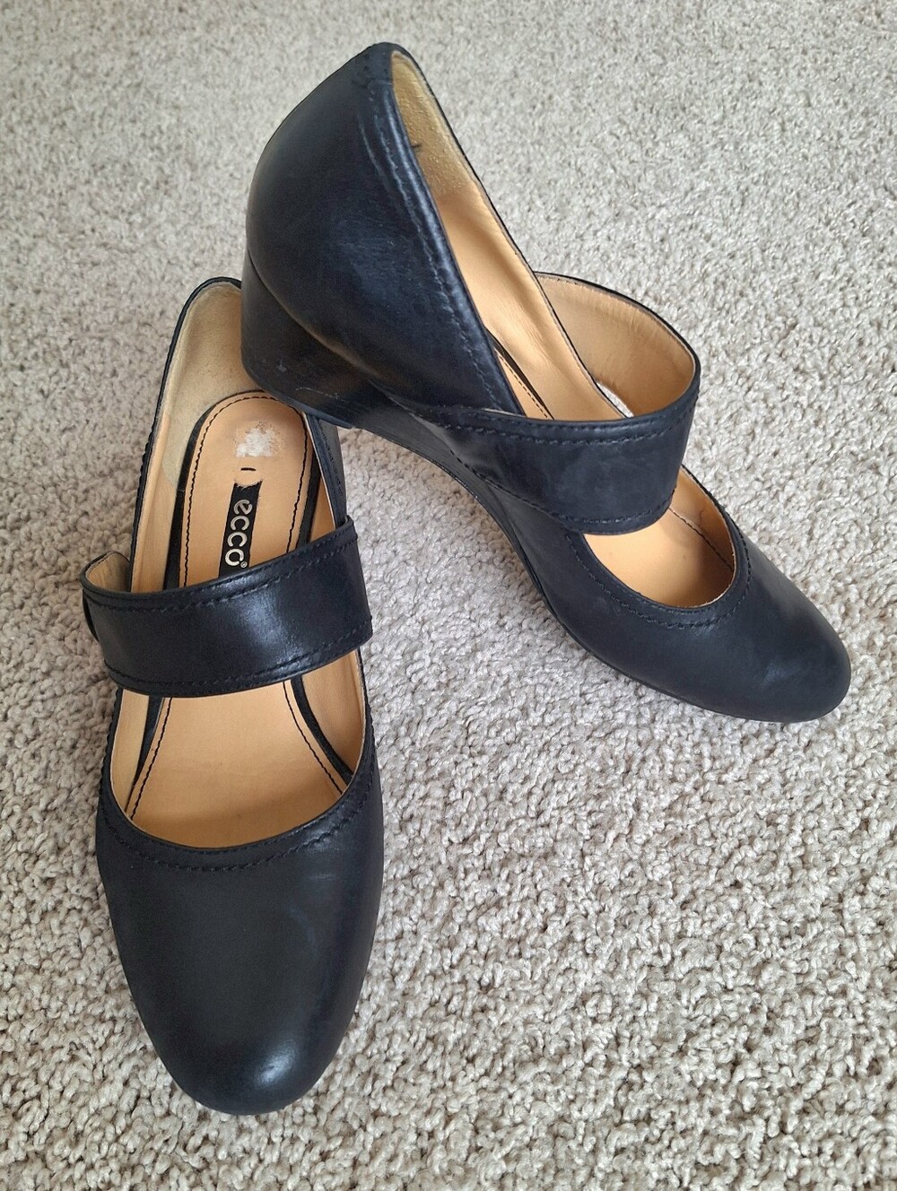 ECCO Black Leather Mary Janes Comfortable Wedge Pumps Heels Womens Size 7.5 38
